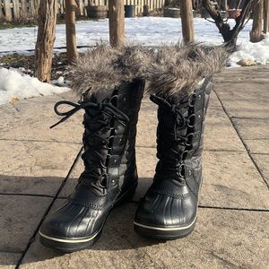 Women’s Sorel winter boots.